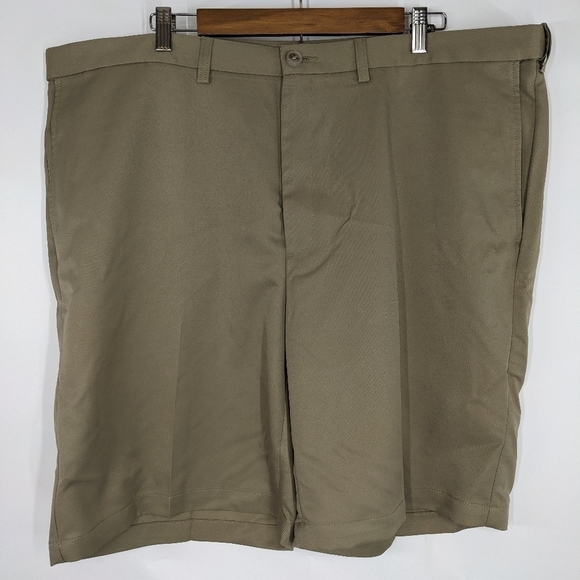 Men's HAGGAR Flat Front Shorts - Picture 1 of 7
